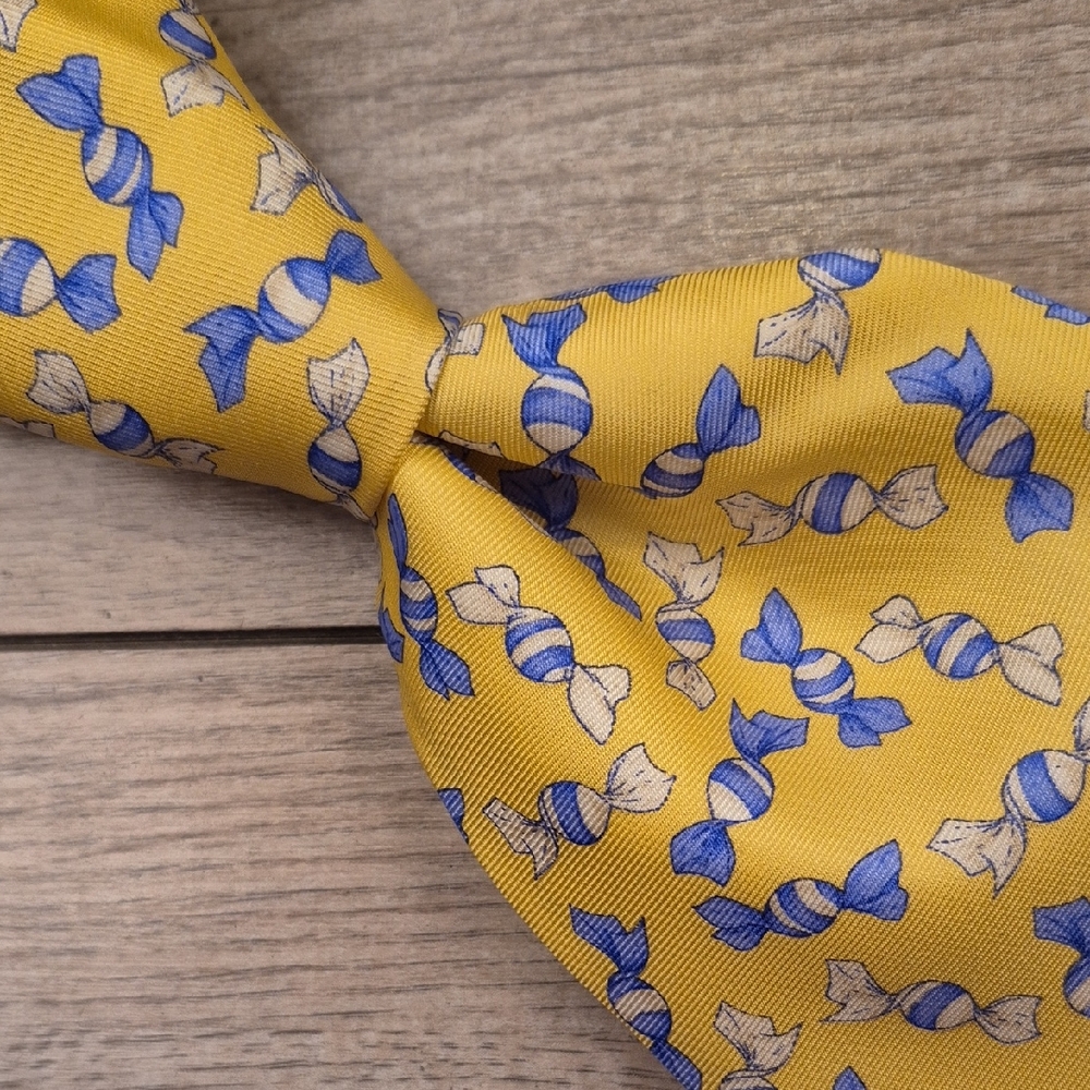 LONGCHAMP Paris Italy Pastel‎ Yellow Blue Candy Pattern Mens Silk Tie